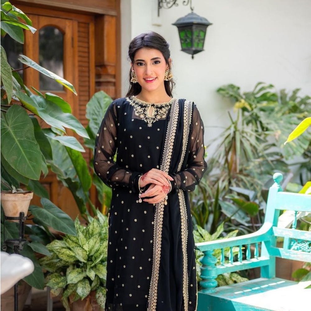 Shalwar Kameez- Elegant Black Embroidered Dress, Size Medium